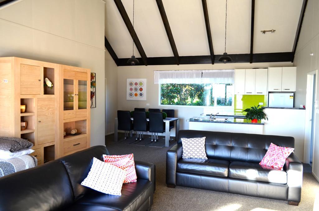A Touch Of Tuscany At Hillsborough New Plymouth Bagian luar foto