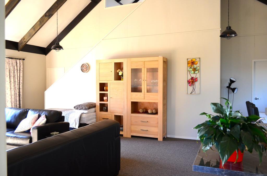 A Touch Of Tuscany At Hillsborough New Plymouth Bagian luar foto