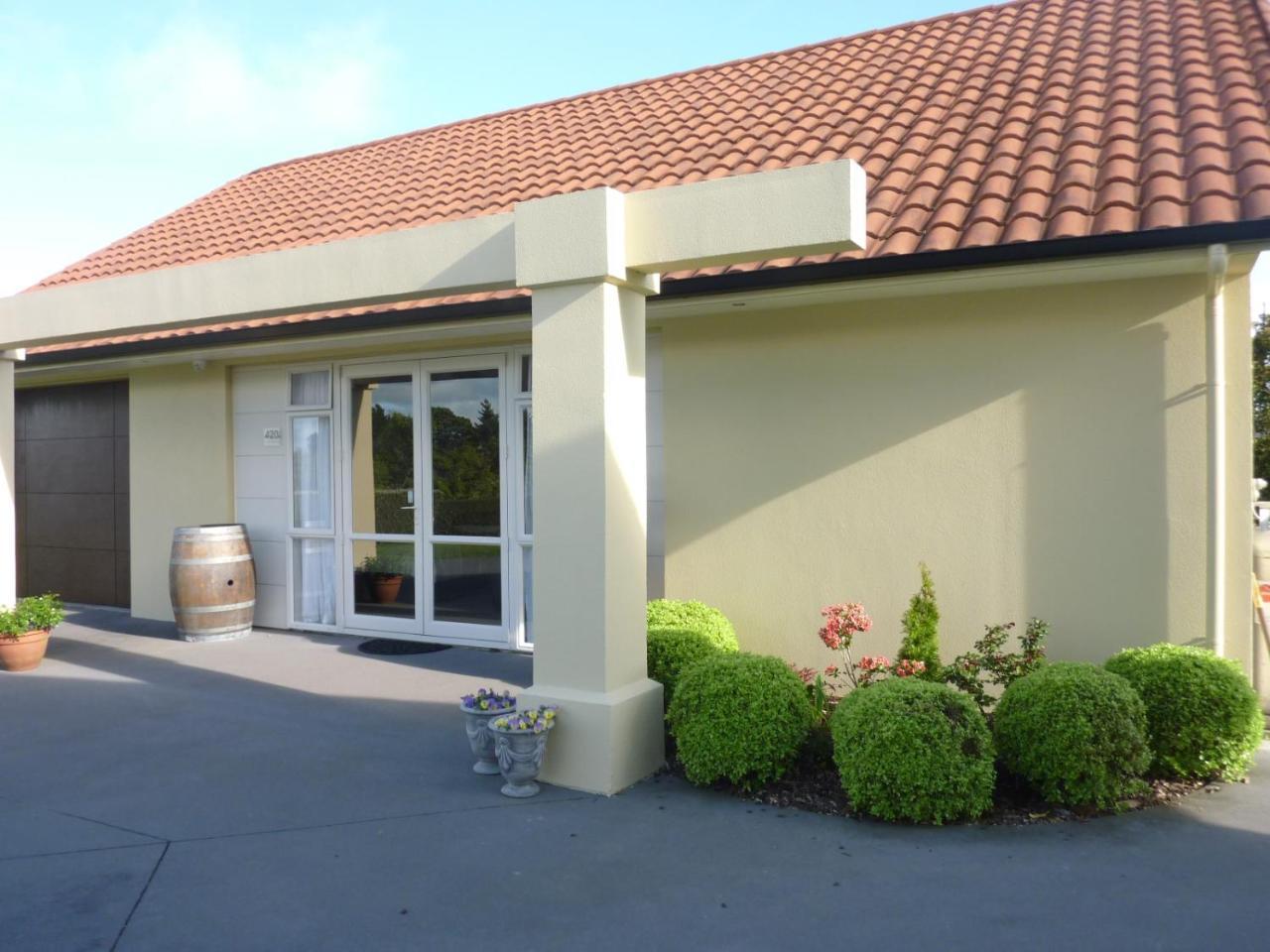 A Touch Of Tuscany At Hillsborough New Plymouth Bagian luar foto